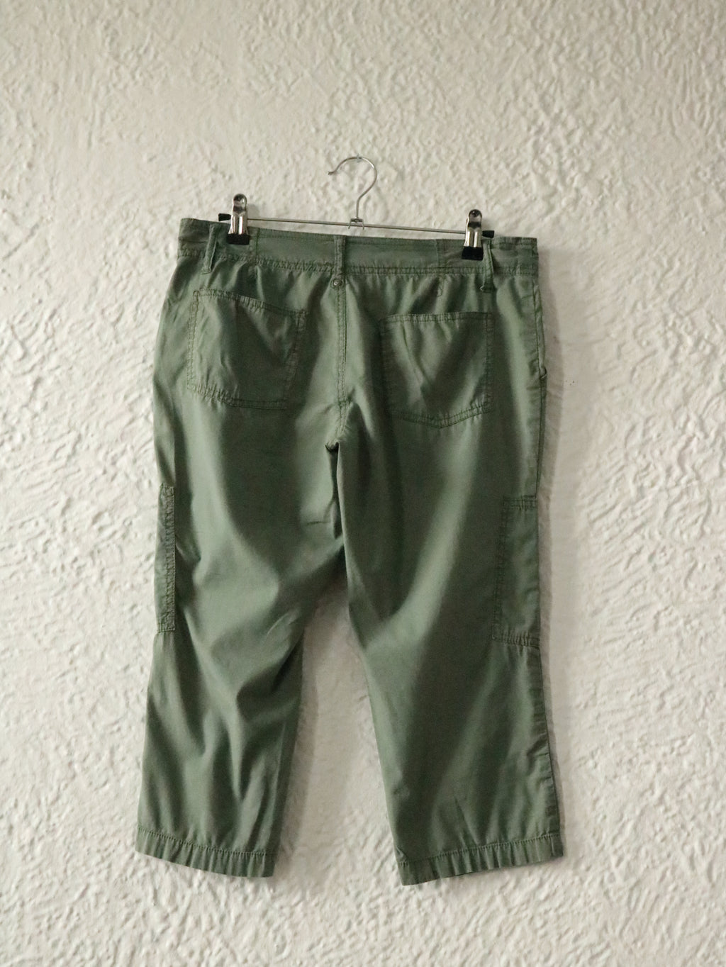 Y2K Fatigue Green Cargo Capris - Size Small