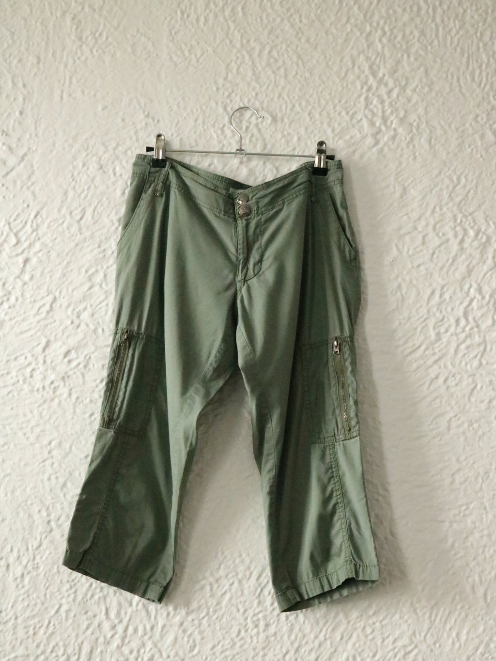 Y2K Fatigue Green Cargo Capris - Size Small